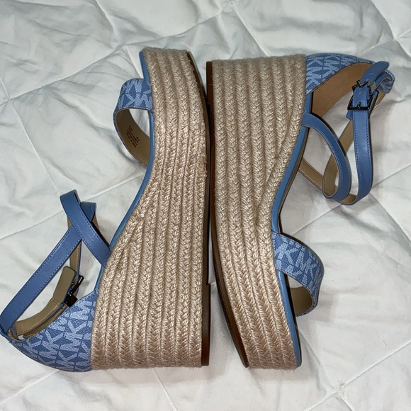 Like new Michael Kors Serena Wedge Espadrille size 9.5 platform - Picture 9 of 16